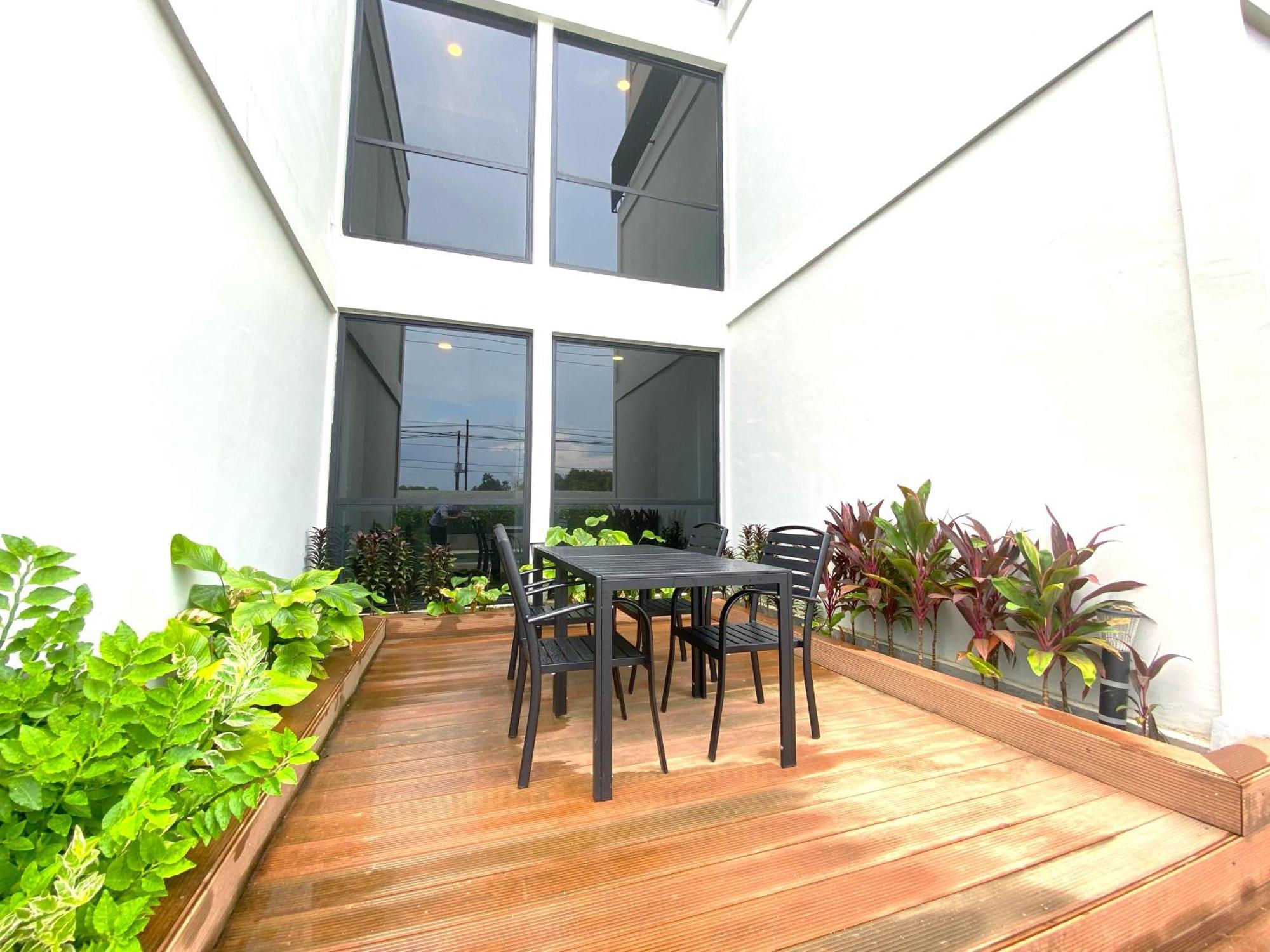 Onyx Hotel & Villa Tanjunguban Exterior foto